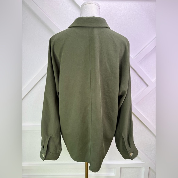 Aritzia Wilfred Freeform Crepette Button Front Shirt Olive Green Size Small - Picture 6 of 11